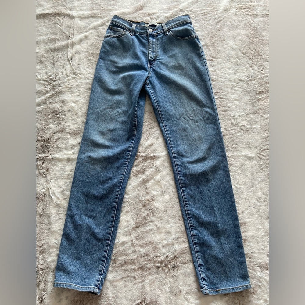 Levi’s 512 Classic Slim Tapered Vintage Woman’s Jeans Size 6